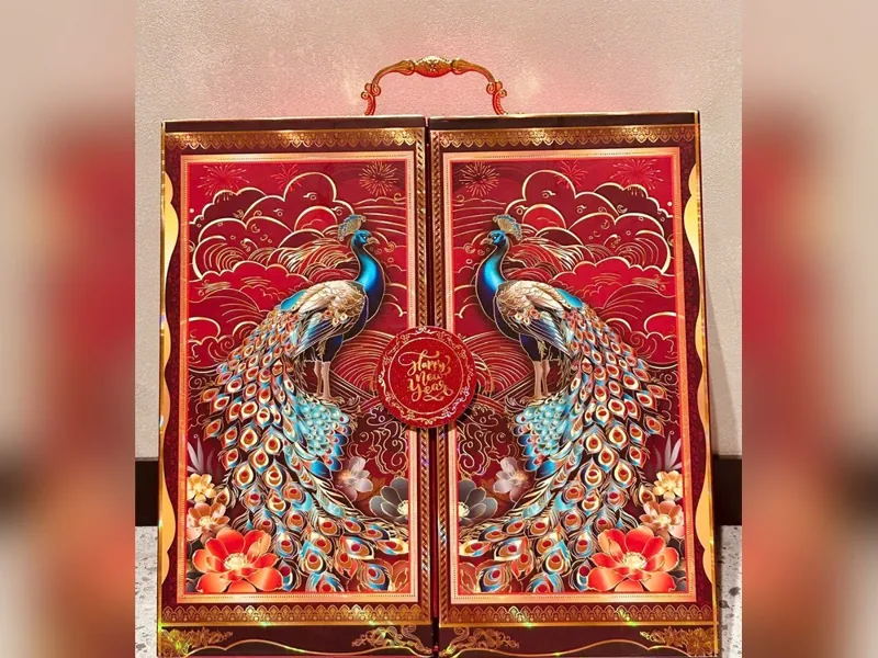 Mẫu hộp CC-04 Happy New Year, Đỏ, song công, cửa đôi, quai đồng